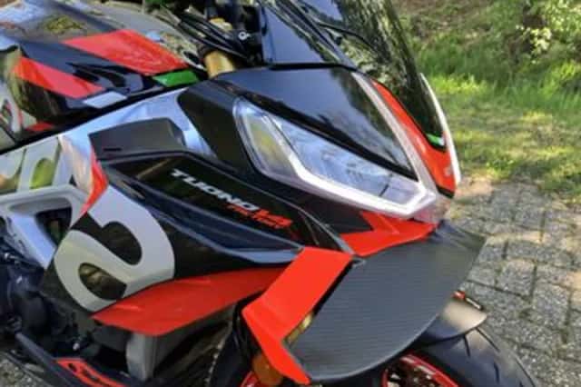 APRILIA TUONO V4 1100 FACTORY (2022) thumbnail 3