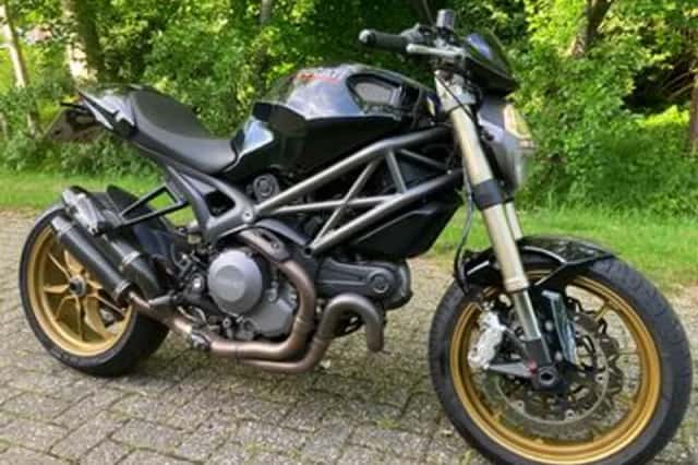 DUCATI M 1100 EVO (2011) thumbnail 1