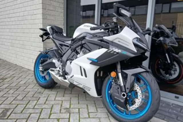 CFMoto 675SR-R (2026) thumbnail 2