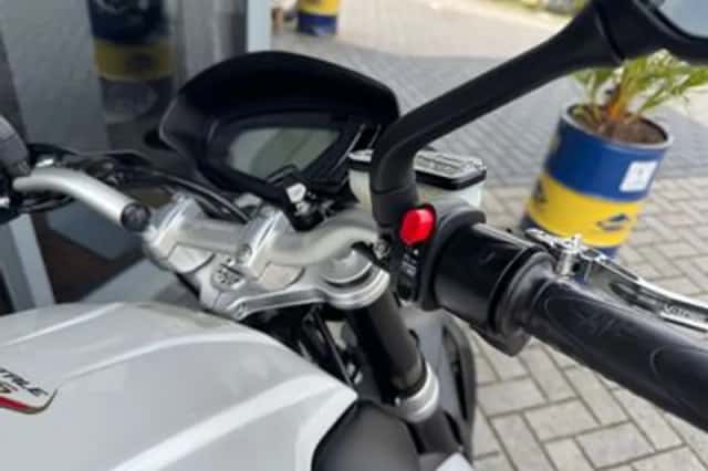 MV Agusta Brutale 675 (2012) thumbnail 6