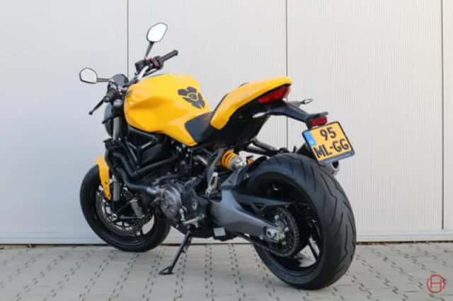 Ducati Monster 821 (2019) thumbnail 2