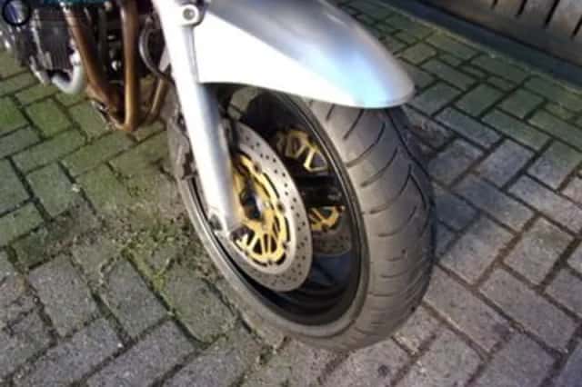Suzuki GSF 1200 S BANDIT (2001) thumbnail 2