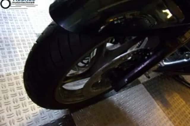 KAWASAKI GTR 1000 (1997) thumbnail 5