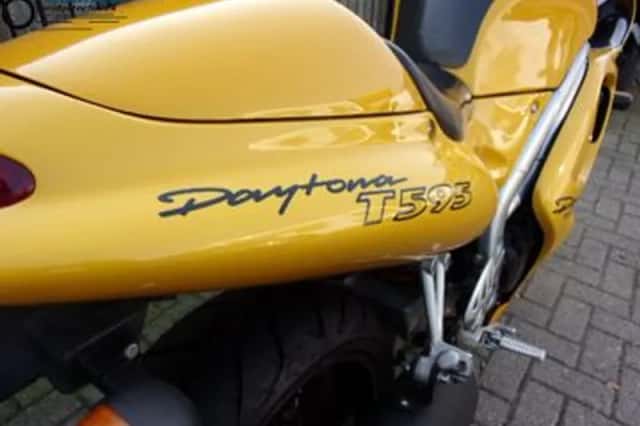TRIUMPH DAYTONA T 595 (1997) thumbnail 3