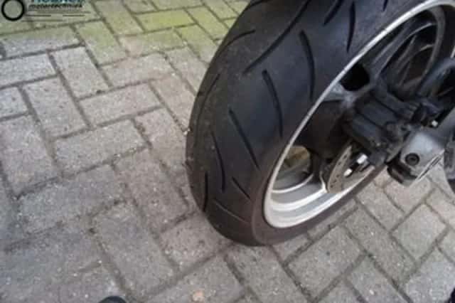 TRIUMPH TRIDENT 750 (1993) thumbnail 5
