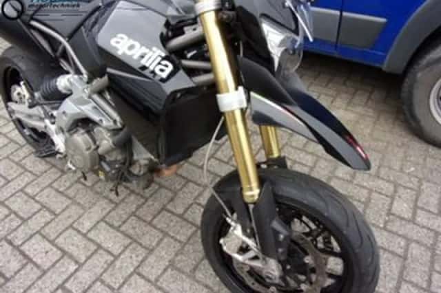 Aprilia Dorsoduro 750 (2008) thumbnail 2