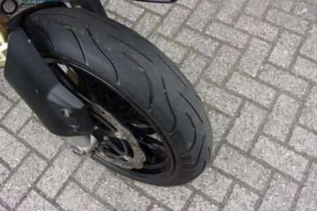 Aprilia Dorsoduro 750 (2008) thumbnail 3