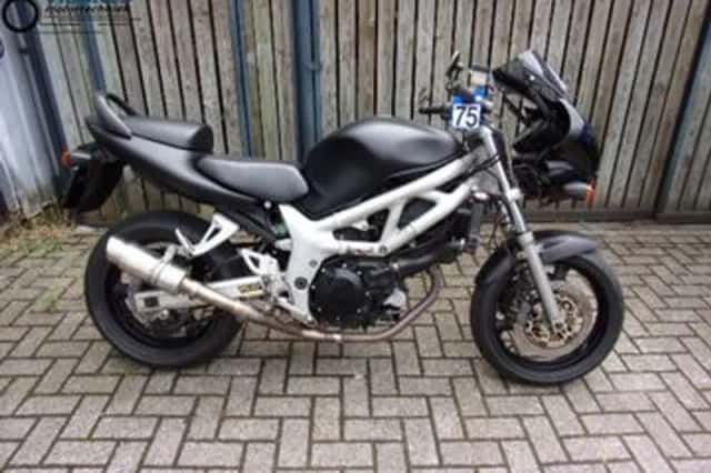 Suzuki SV650S (2000) thumbnail 1