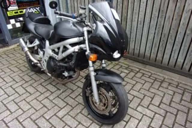 Suzuki SV650S (2000) thumbnail 2