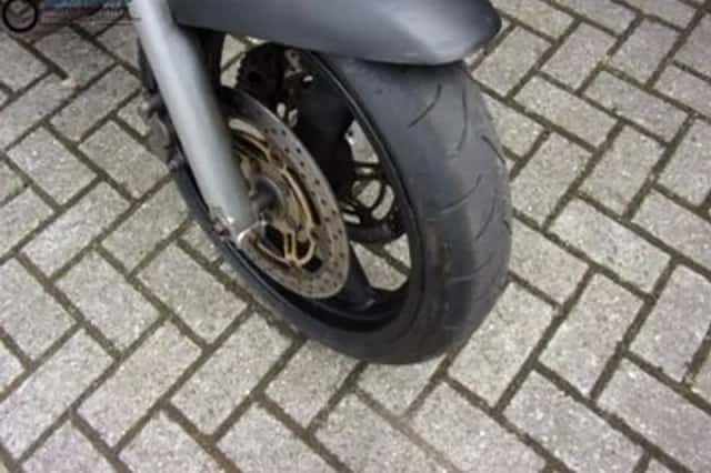 Suzuki SV650S (2000) thumbnail 3