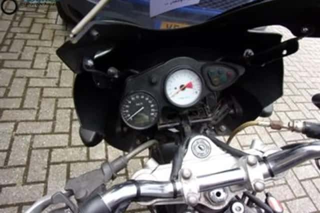 Suzuki SV650S (2000) thumbnail 5