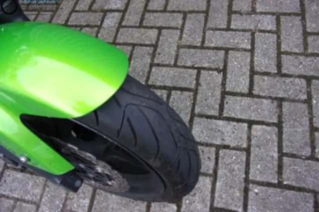 Kawasaki Er-6n (2007) thumbnail 3