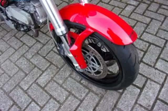 Ducati Monster 620IE (2005) thumbnail 2