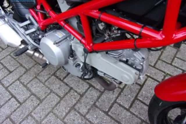 Ducati Monster 620IE (2005) thumbnail 3