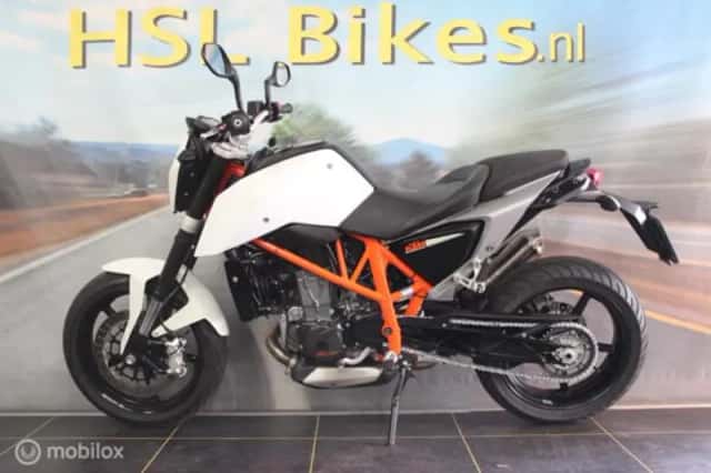 KTM 690 Duke (2012) thumbnail 2