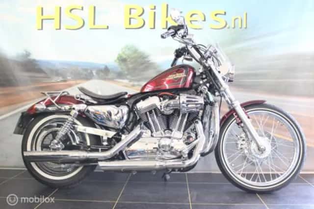 Harley-Davidson XL 1200V Seventy-Two (2012) thumbnail 1