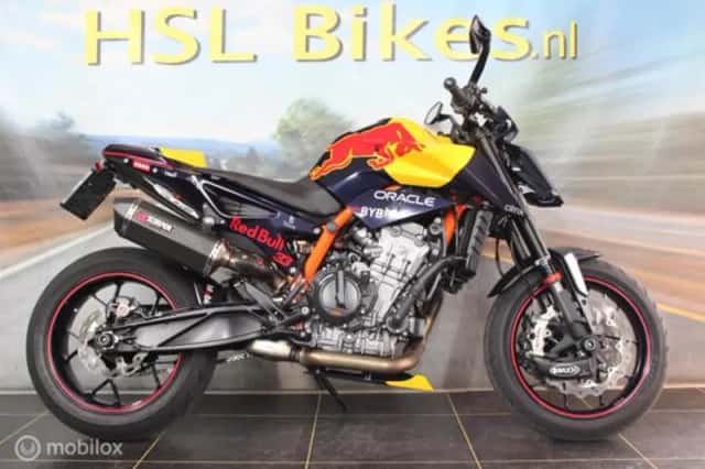 KTM 890 Duke R ABS (2022) thumbnail 1