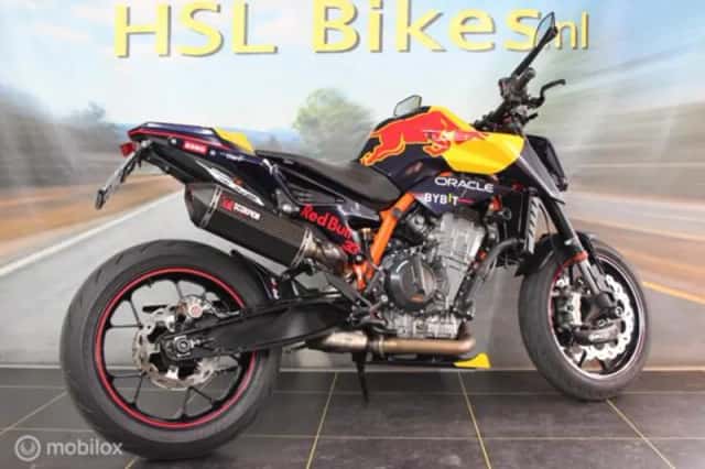 KTM 890 Duke R ABS (2022) thumbnail 3
