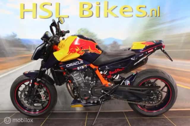 KTM 890 Duke R ABS (2022) thumbnail 4