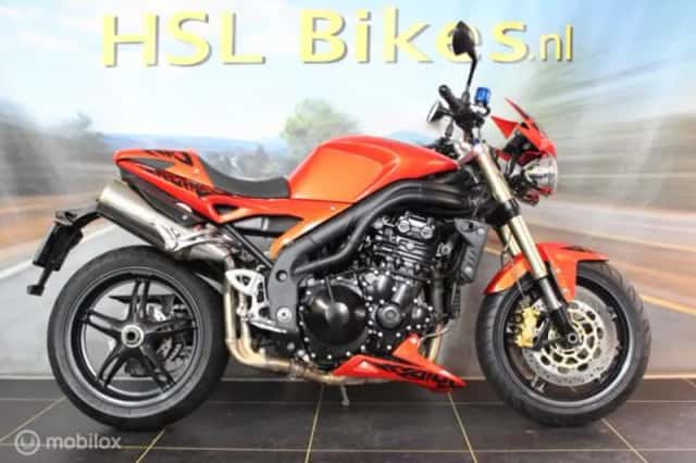 Triumph Speed Triple 1050 (2007) thumbnail 1