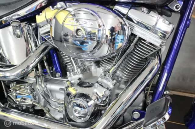 Harley-Davidson FLSTFSE Fat Boy CVO (2006) thumbnail 3