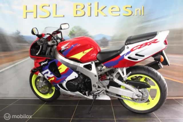 Honda CBR 900 RR Fireblade (1996) thumbnail 2