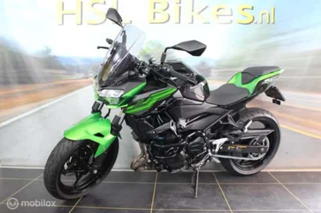 Kawasaki Z400 (2019) thumbnail 2