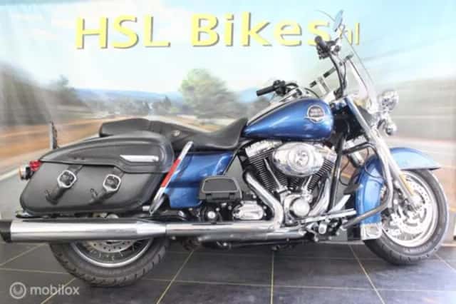 Harley-Davidson 96 FLHRC Road King Classic (2010) thumbnail 4