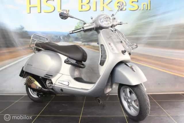 Vespa GTS 300 i.e. Touring (2013) thumbnail 6