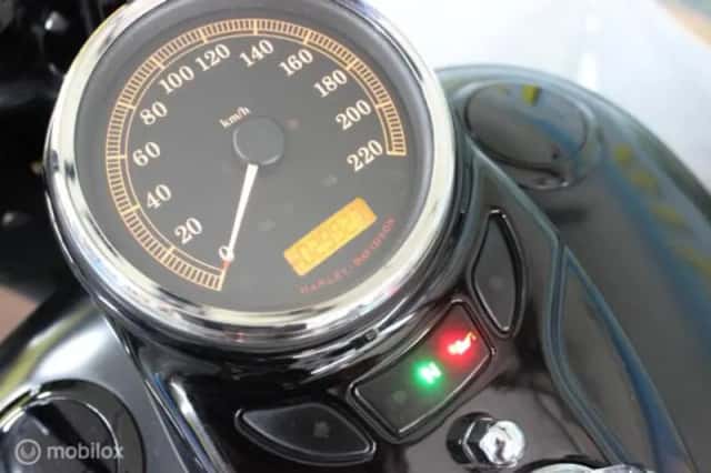 Harley-Davidson 103 FLS Softail Slim (2015) thumbnail 4
