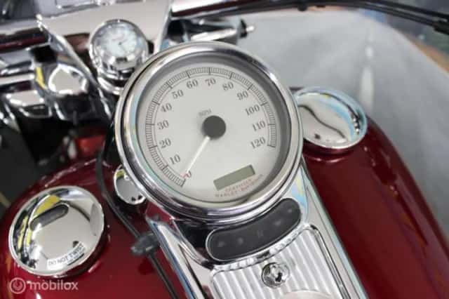 Harley-Davidson 88 FLHRCI Road King Custom (2004) thumbnail 3