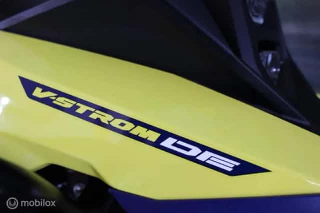 Suzuki 800 V-Strom DE (2023) thumbnail 3