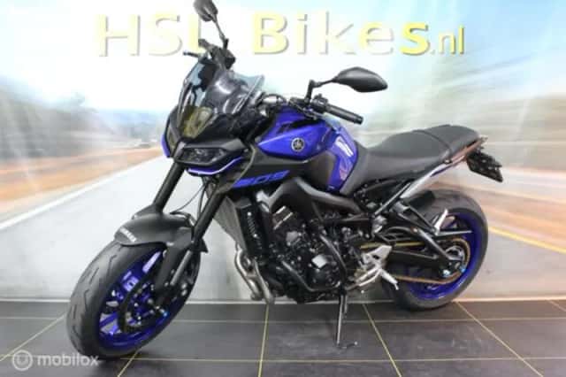 Yamaha MT-09 (2017) thumbnail 2