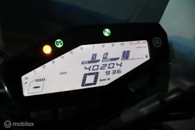 Yamaha MT-09 (2017) thumbnail 3