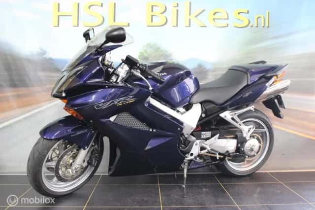 Honda VFR 800 FI (2002) thumbnail 2