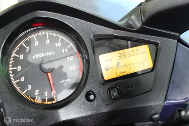 Honda VFR 800 FI (2002) thumbnail 3