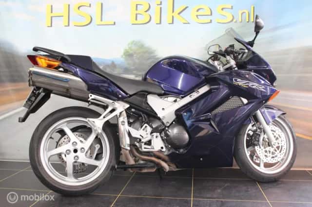 Honda VFR 800 FI (2002) thumbnail 4