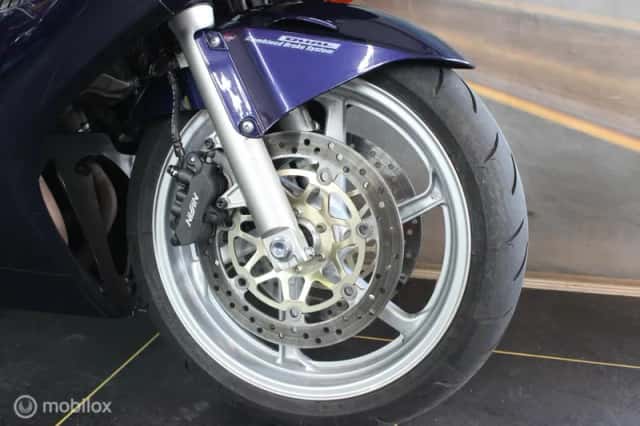Honda VFR 800 FI (2002) thumbnail 5