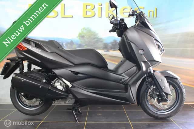 Yamaha X-MAX 300 (2022) thumbnail 1