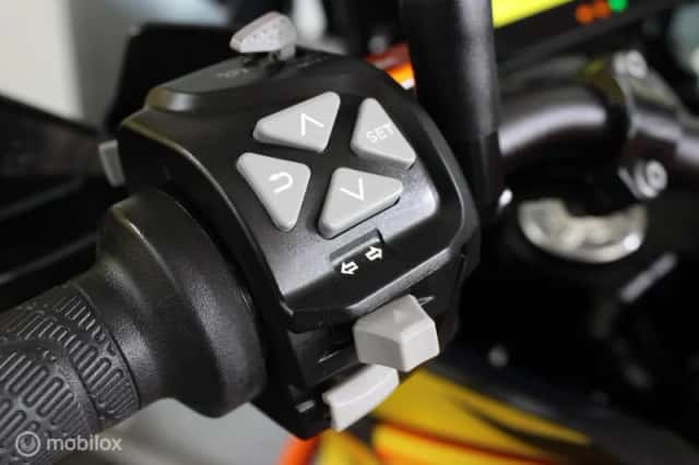 KTM 1290 Super Adventure (2019) thumbnail 5