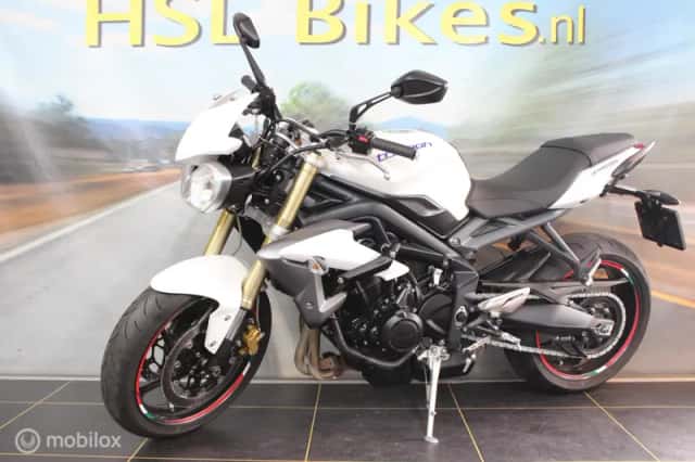 Triumph Street Triple (2013) thumbnail 2