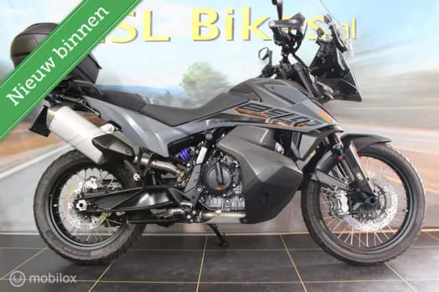 KTM 890 Adventure (2022) thumbnail 1