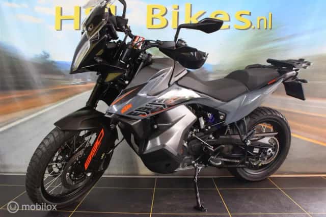KTM 890 Adventure (2022) thumbnail 2