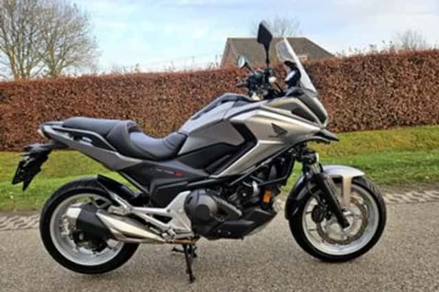 Honda NC 750 X DCT (2016) thumbnail 2