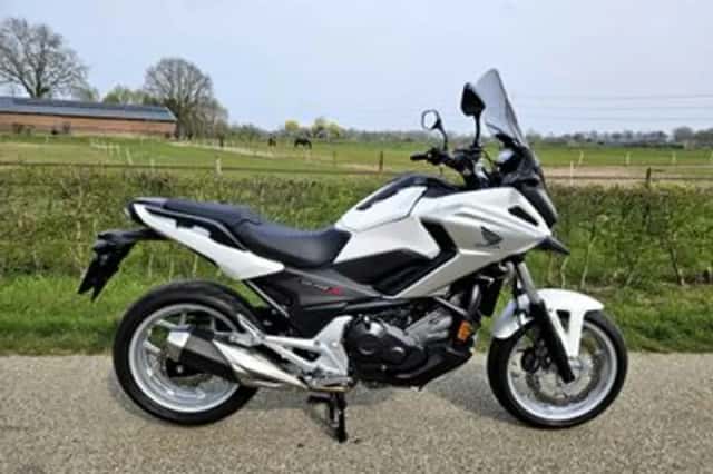 Honda NC750X (2017) thumbnail 2