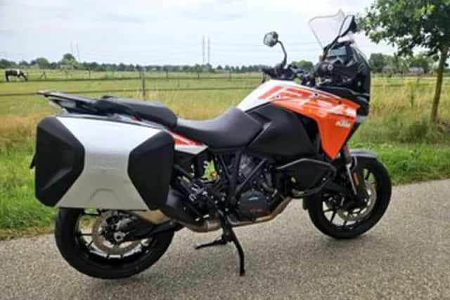 KTM 1290 Super Adventure (2017) thumbnail 5
