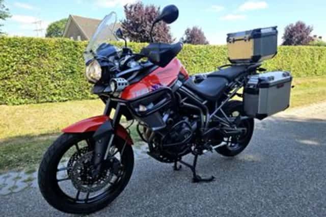 Triumph Tiger 800 XRX (2017) thumbnail 2
