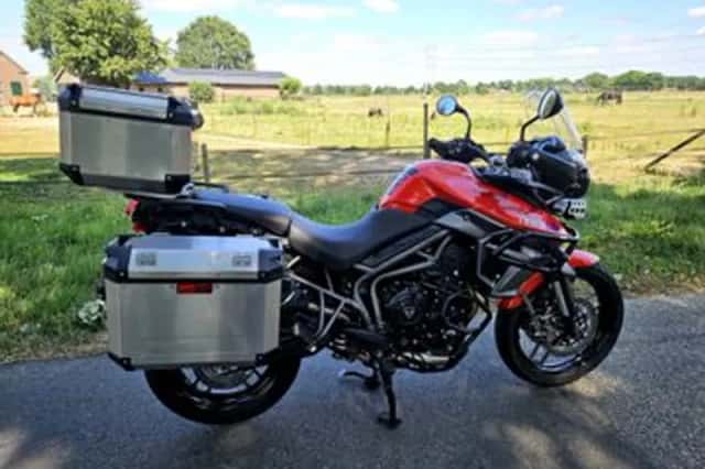Triumph Tiger 800 XRX (2017) thumbnail 3