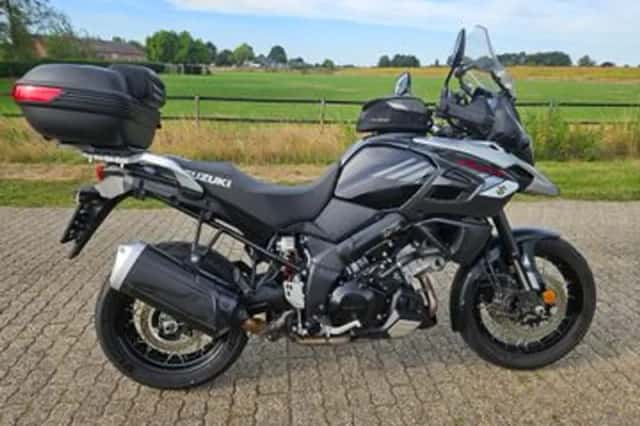 Suzuki V-Strom 1000 (2017) thumbnail 1