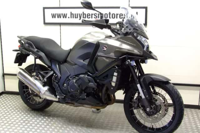 Honda VFR1200 (2014) thumbnail 1